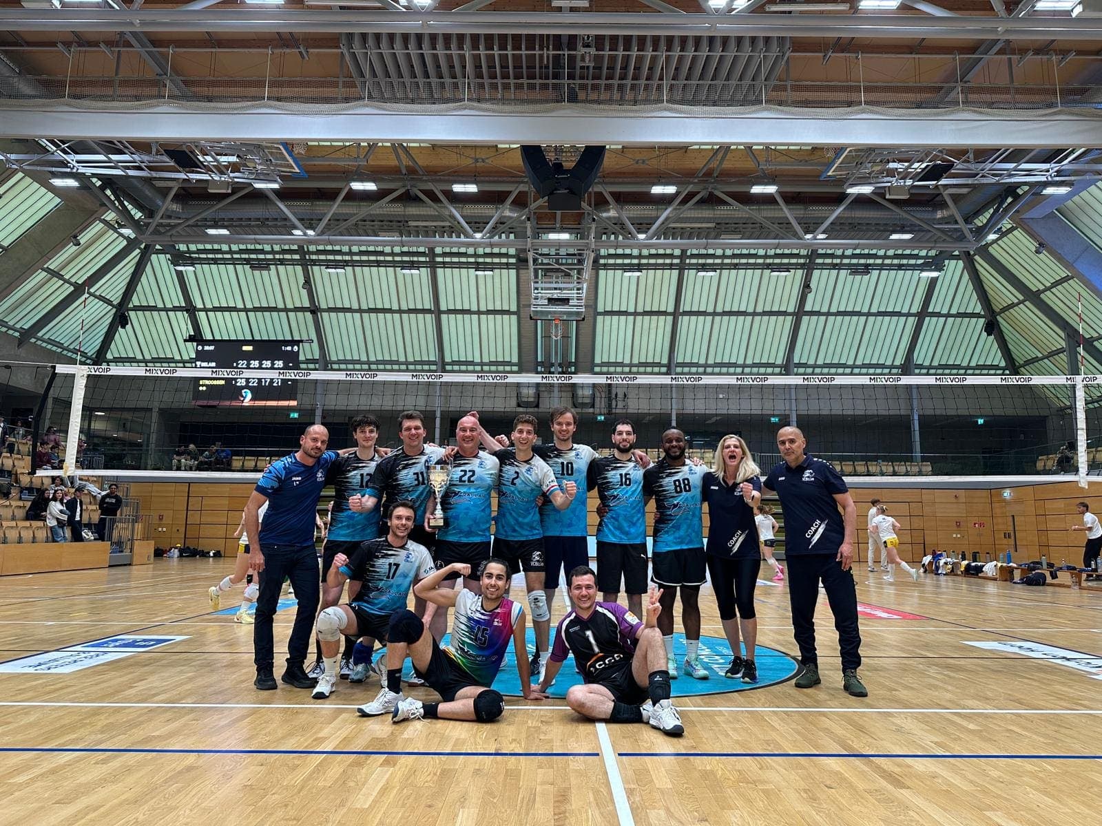 Men 2 Win the Coupe FLVB